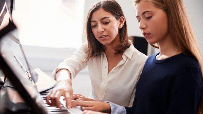 How To Become a Piano Teacher
